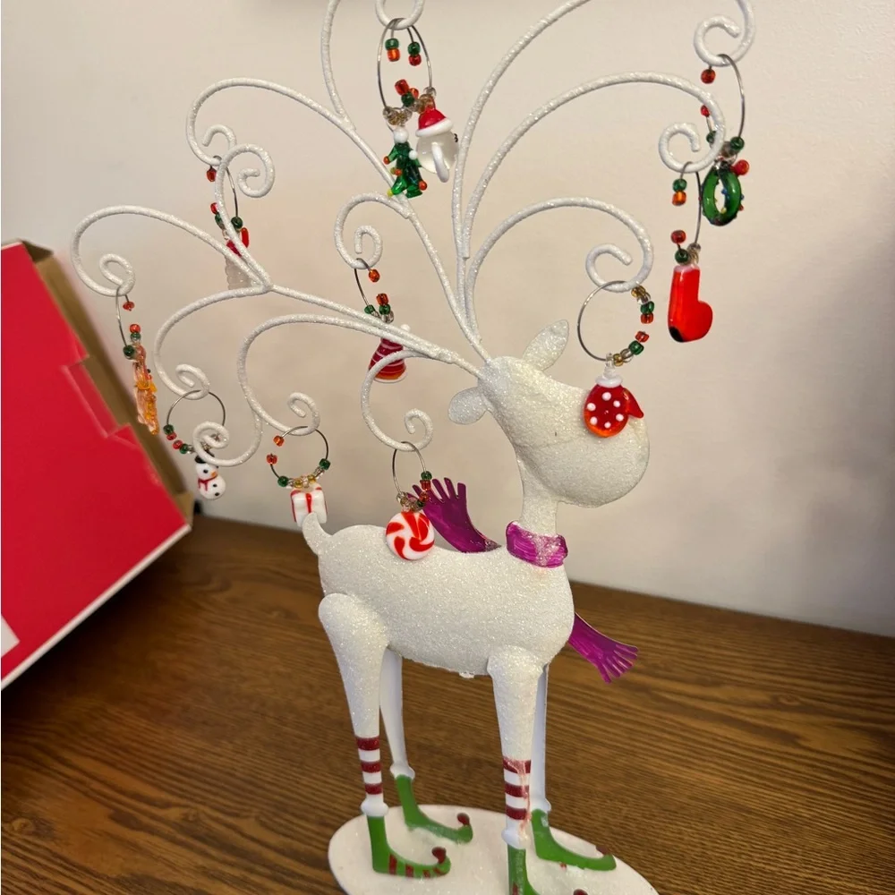 Pier 1 White and Green Holiday Reindeer wine glass ornaments Decor. GUC